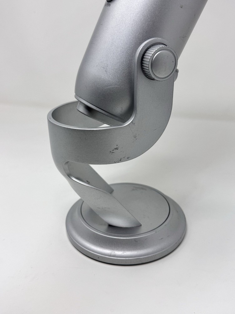 Blue Yeti USB Microphone Silver Desktop Stand Tested Working
