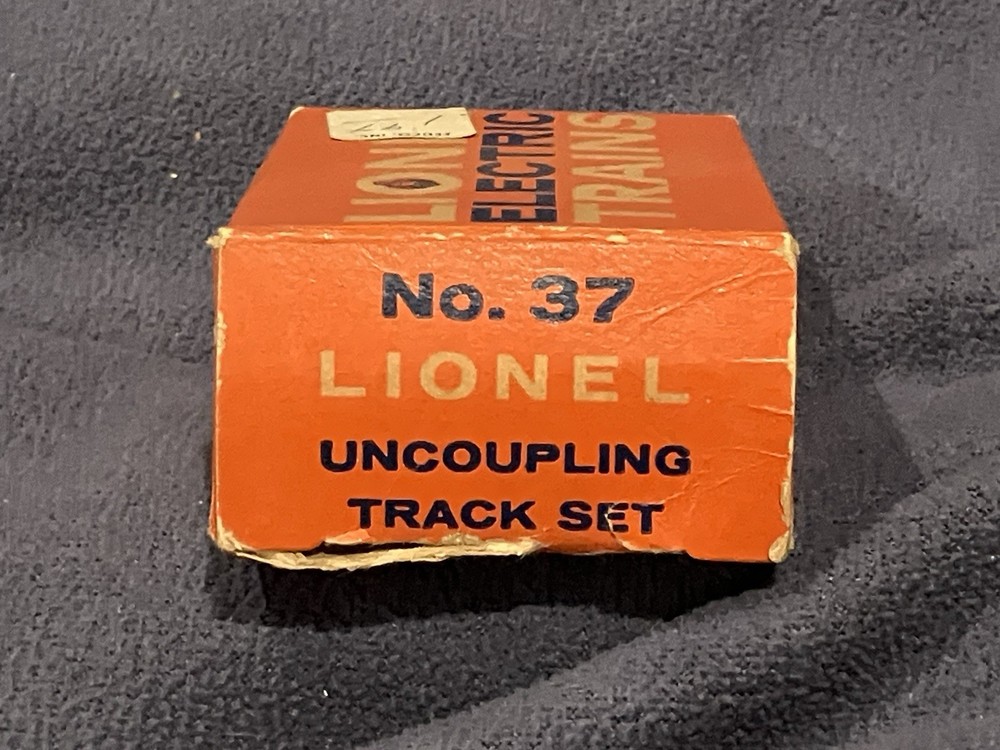Lionel  No. 37 Uncoupling Track Set