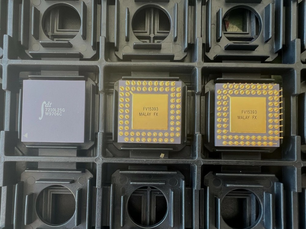IDT7210L25G