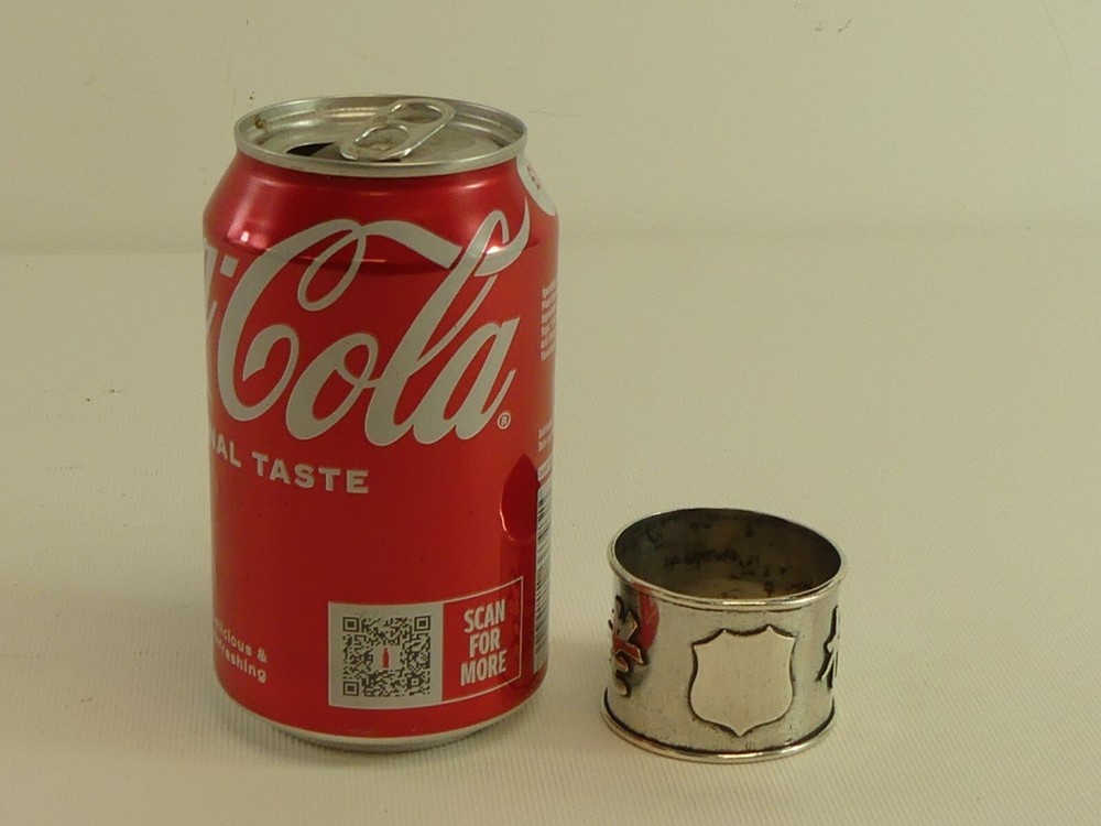 (ref288BF) Solid silver napkin ring Chinese characters and blank cartouch