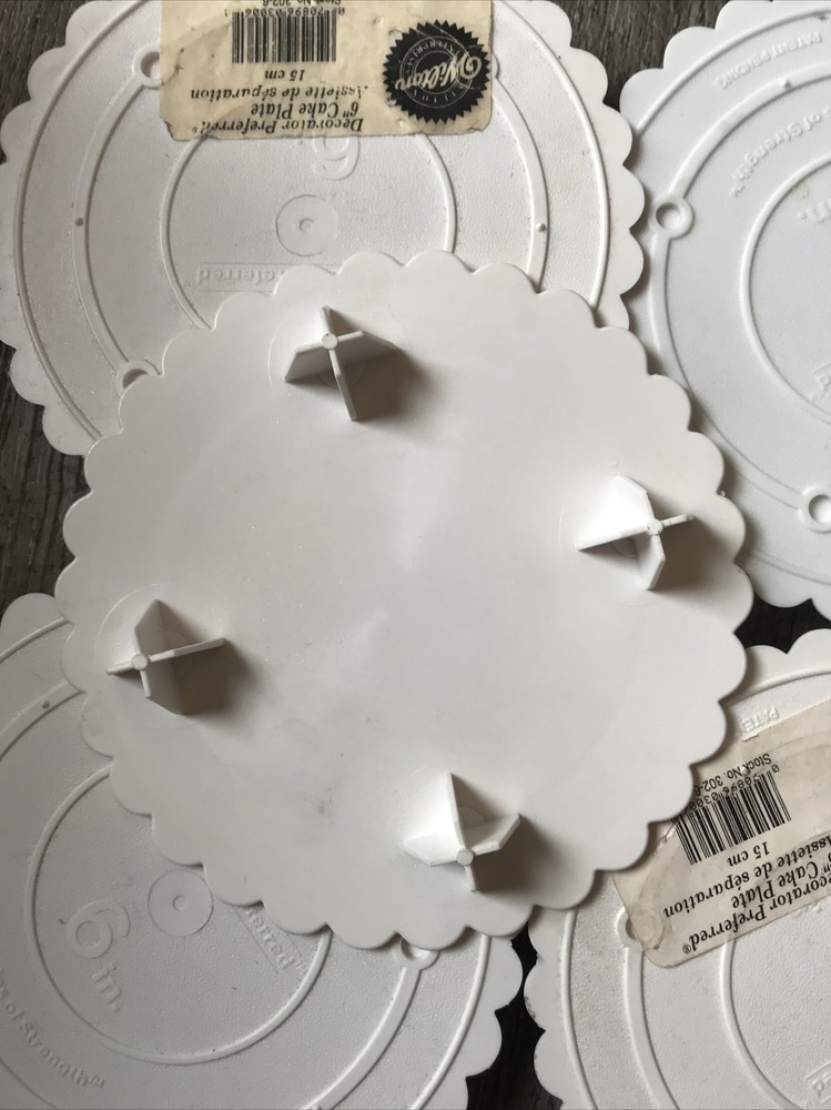 5 Wilton Decorator Preferred Separator Plate, 6"