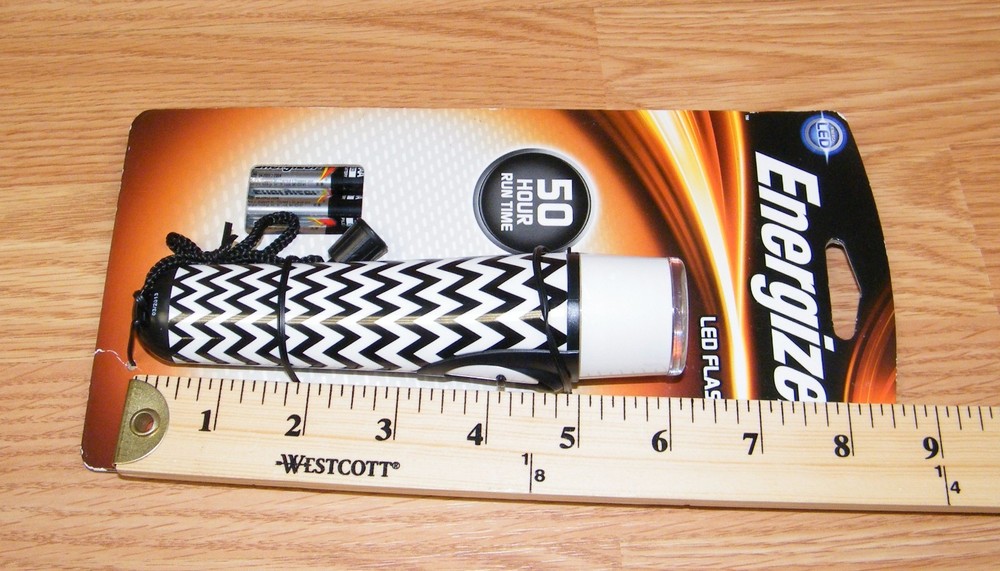 Genuine Energizer 50 Hour Run Time Black / White Pattern LED Flashlight **NEW**