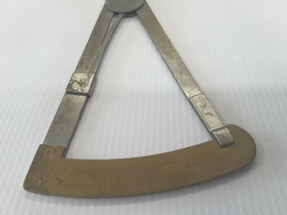 Thickness Gauge Caliper. calibration thickness tool used