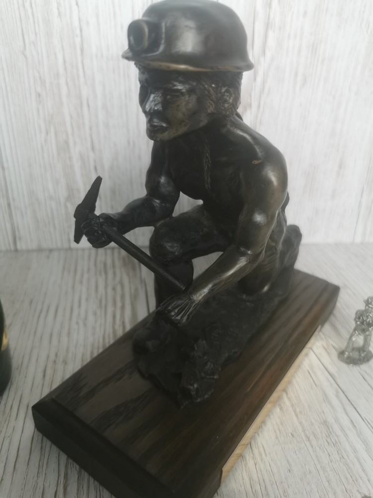 MINERS PRESENTATION ITEMS