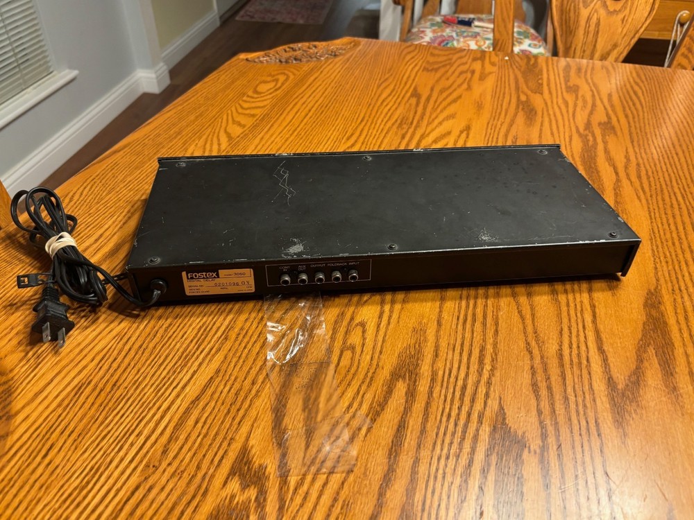 Fostex Model 3050 Digital Delay Effect Processor Rackmount - Vintage