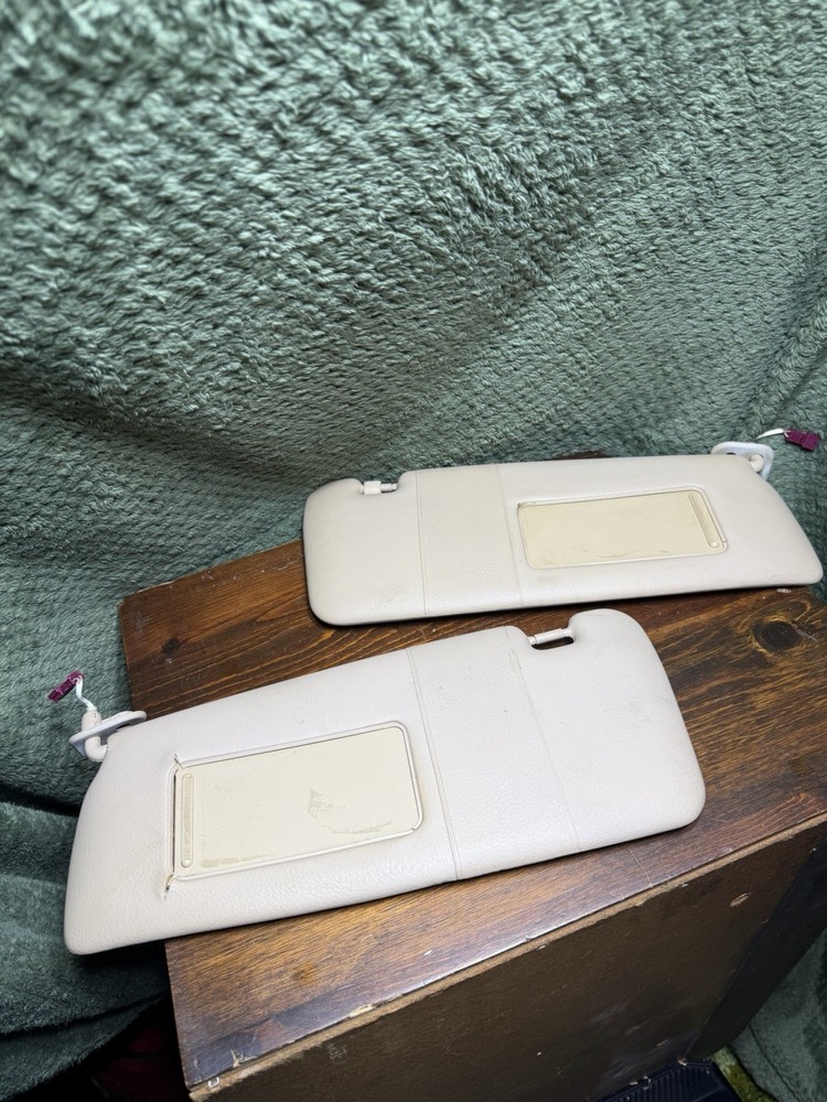2005 BMW 325i E46 OEM Driver & Passenger Sun Visors