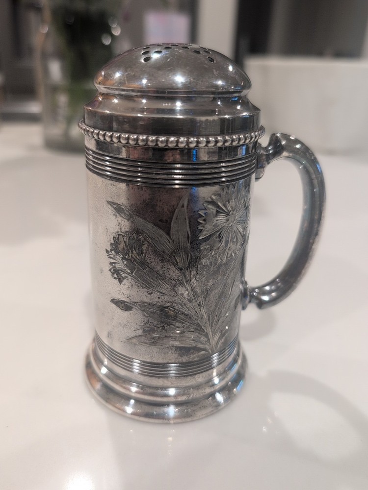 WILCOX SILVERPLATE CO. # 1677 SUGAR SHAKER