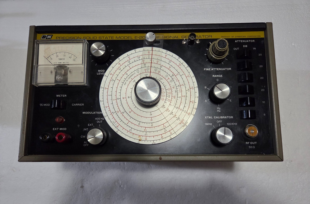 B&K PRECISION SOLID STATE MODEL E-2000 SIGNAL GENERATOR (AS IS, NOT WORKING)