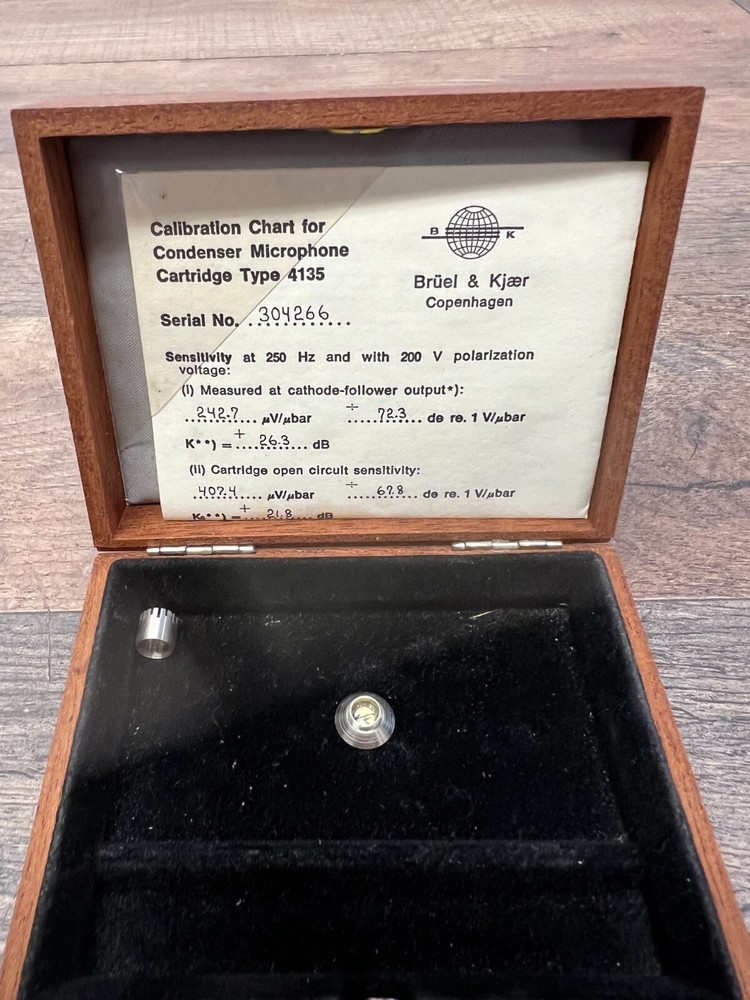 Bruel & Kjaer 4135 Microphone case, screen & chart only