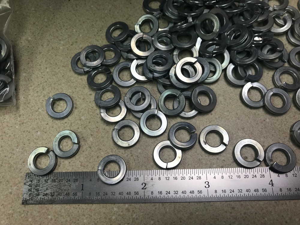 1/4" BOLT SIZE SPLIT LOCK WASHER ZINC PLATED - 100PC