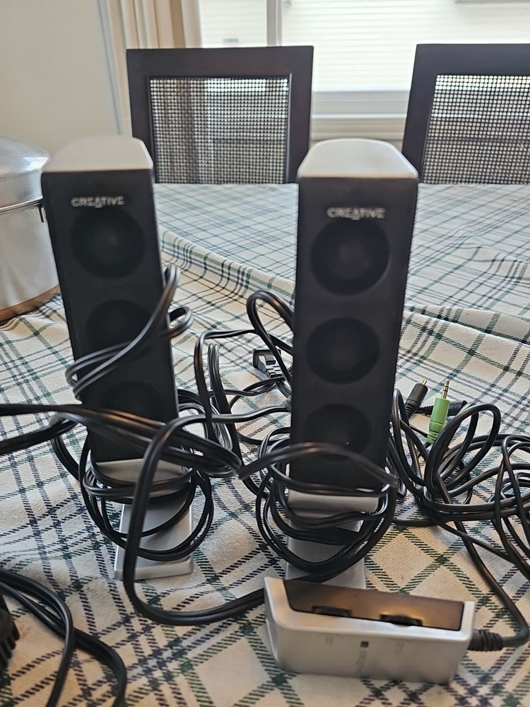 Creative Labs I-Trigue 2.1 3300 Speaker System w/ Powered Subwoofer