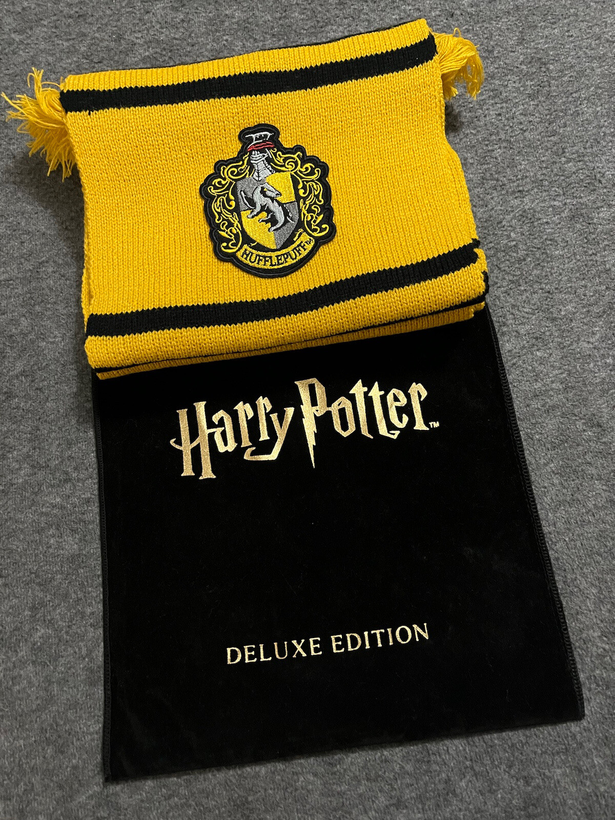 New CineReplicas Deluxe Edition 105” Harry Potter House Scarf
