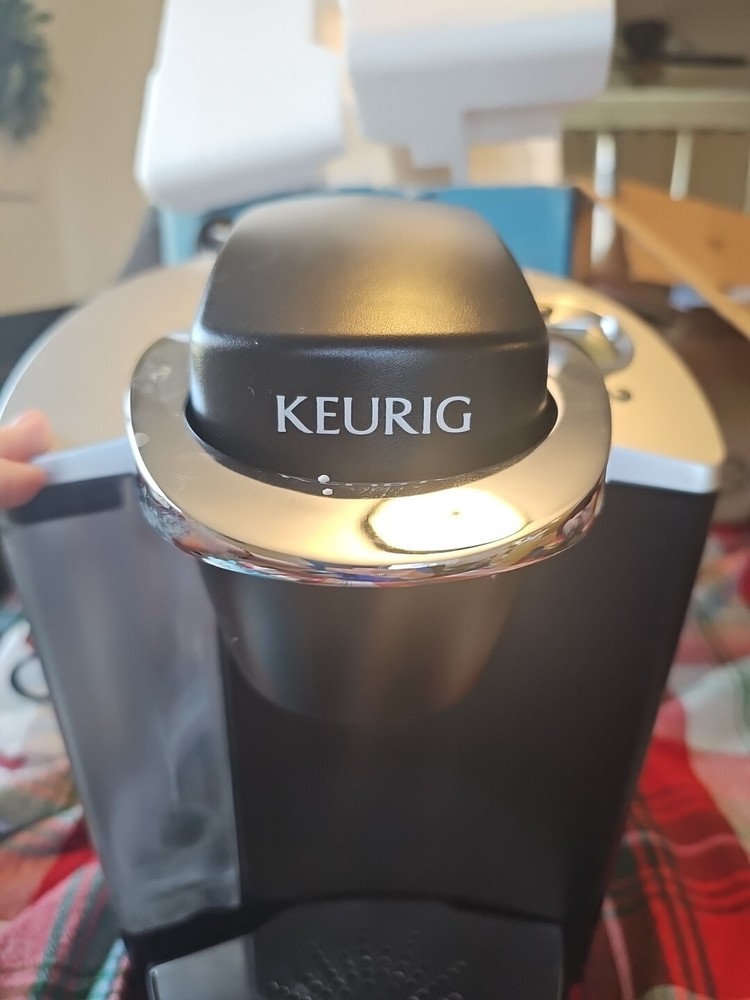 Keurig B60 Special Edition Single Cup Brewing System Coffee Maker Black Silver