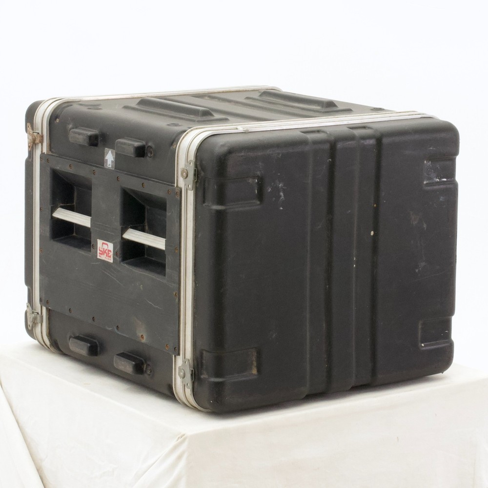 SKB 8-Space Shock-Mount Rack, 20-in Deep with Internal Suspension