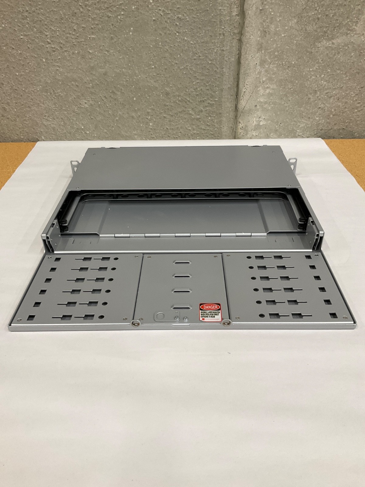 Corning EDGE8-01U Housing Rack Mount Enclosure
