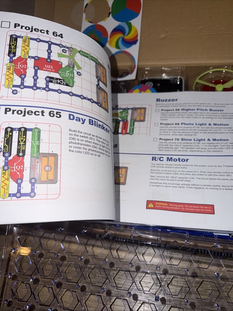 Snap Circuits LIGHT Electronics Exploration Kit Opened Box SCL-175 Fiber Optics