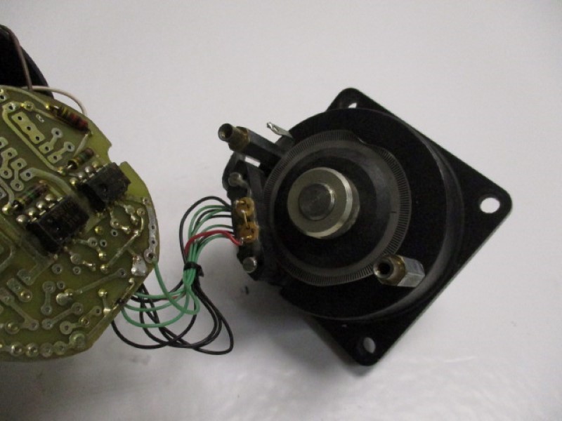 DISC 702FR-200-0CLP-TTL-SS OPTICAL SHAFT ENCODER (AS PICTURED) UNMP