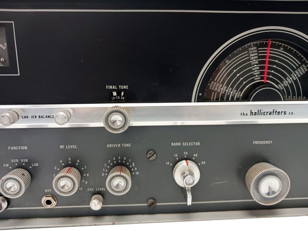 Hallicrafters HT-37 Ham Radio HF Transmitter Vintage 1960s - POWERS UP