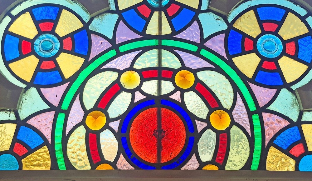 VICTORIAN STAINED GLASS ARCH WINDOW GOTHIC FRAME (1)