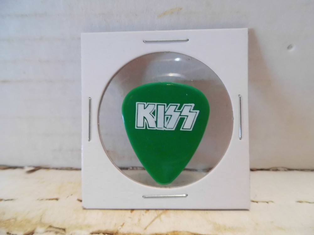 KISS "FLIPPIN THE BIRD" GUITAR PICK~READ DESCRIPTION (18A~14)