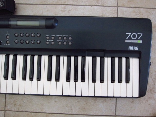 Korg 707 Performance Synthesizer