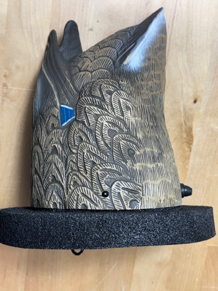 THE REAL DECOY Flutter Butt Hen ASM:GR with Weights