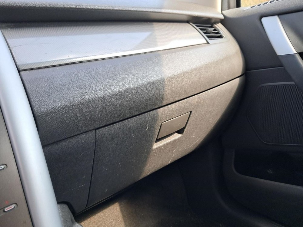 EDGE      2014 Glove Box 4860092