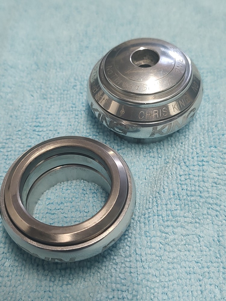 Chris King Silver Headset 1-1/8'" Threadless No Threadset