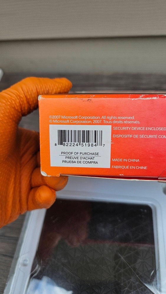 Microsoft Zune Car Pack V2 FM Radio Transmitter Charger (DAMAGED PACKAGING) R51