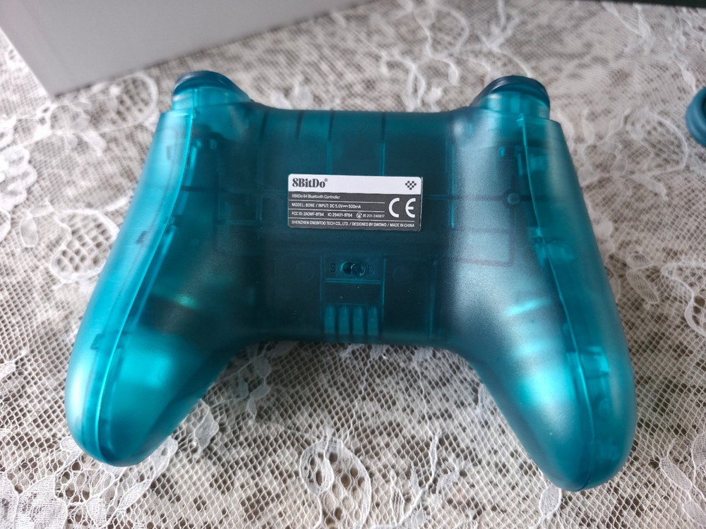 8BitDo Controller - Funtastic Edition - Ice NINTENDO 64 Switch 2