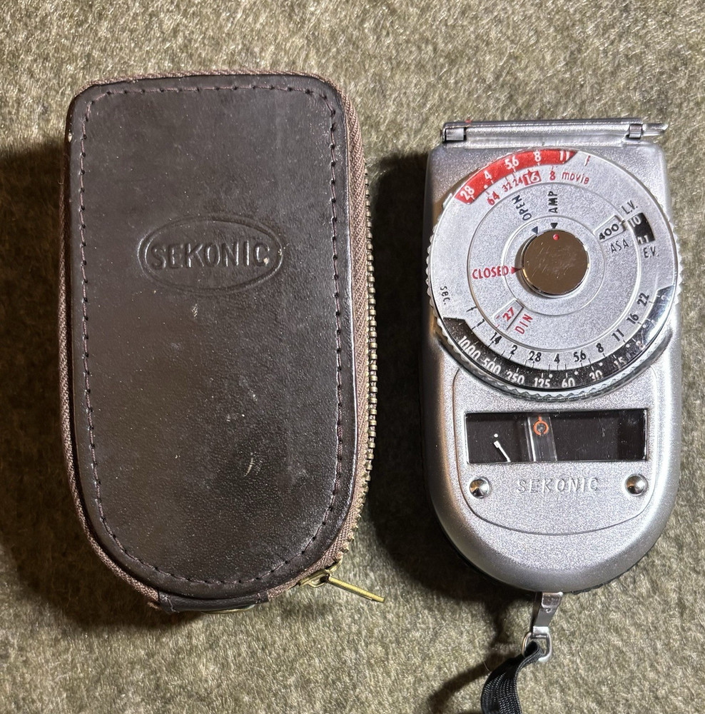 Sekonic Auto Leader Model 38 Exposure/Light Meter with case. Very Good Condition