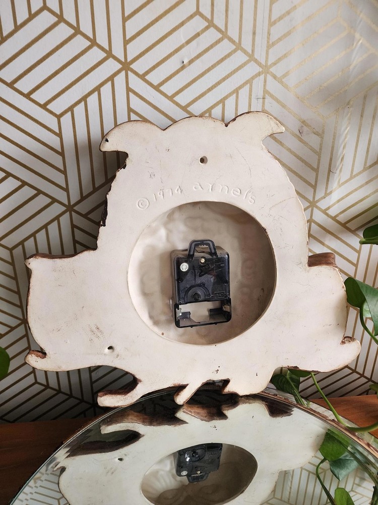 Vintage 1974 Arnels Ceramic Owl Wall Clock Handpainted