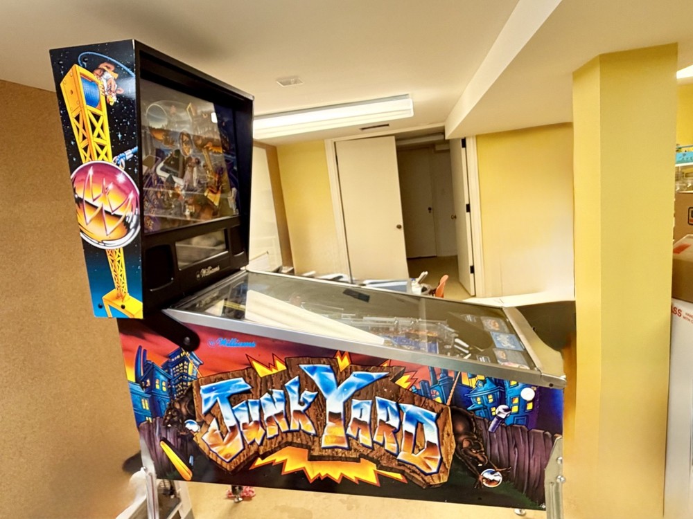 JUNK YARD Pinball Machine Williams 1996