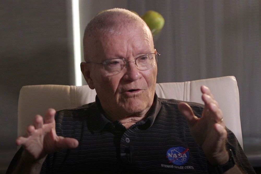 COMPLETE APOLLO FLIGHT IMAGES: APOLLO 7 - 11 & EXCLUSIVE ASTRONAUT DOCUMENTARIES