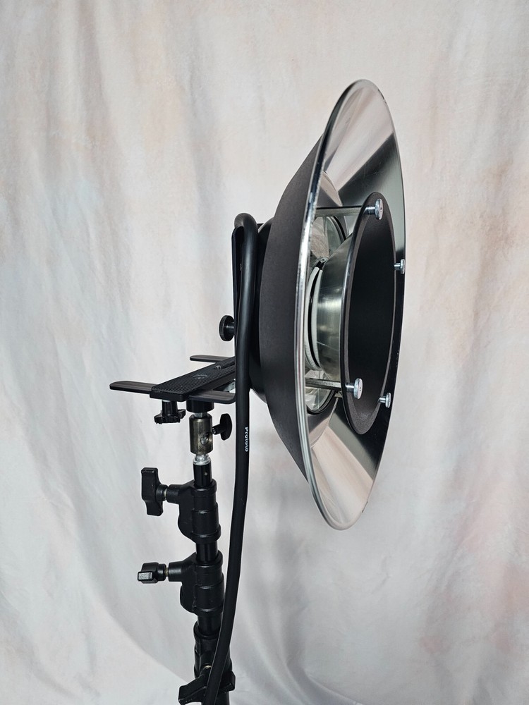 Profoto Acute2 Ring with Pelican Case and Softlight Reflector