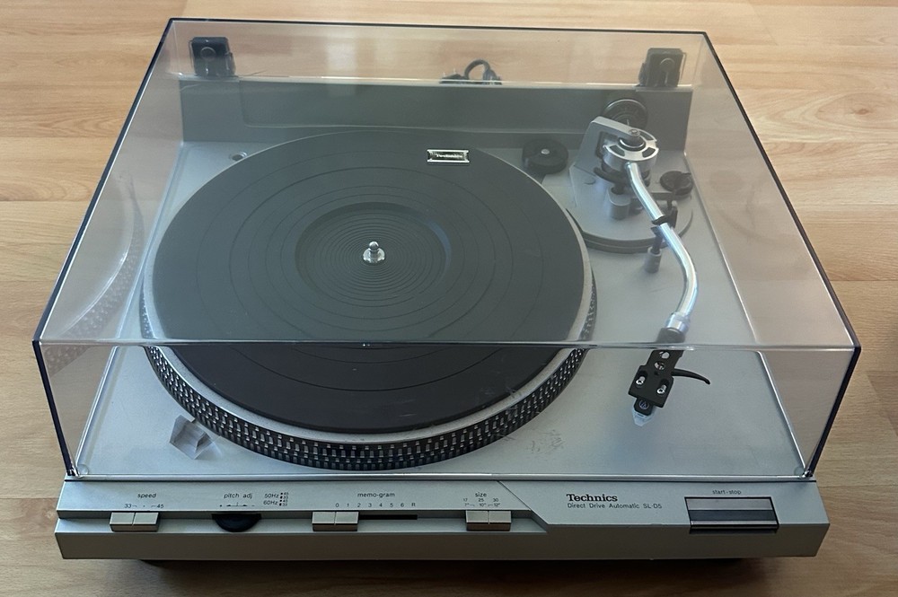 Technics SL-D5 Fully Automatic Direct Drive Turntable Serviced ATVM95E