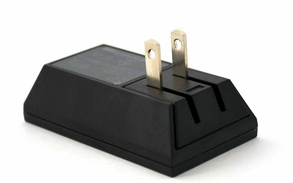 Genuine HTC Touch Pro Desire Diamond Cell Phone Charger + USB Cable AC adapter