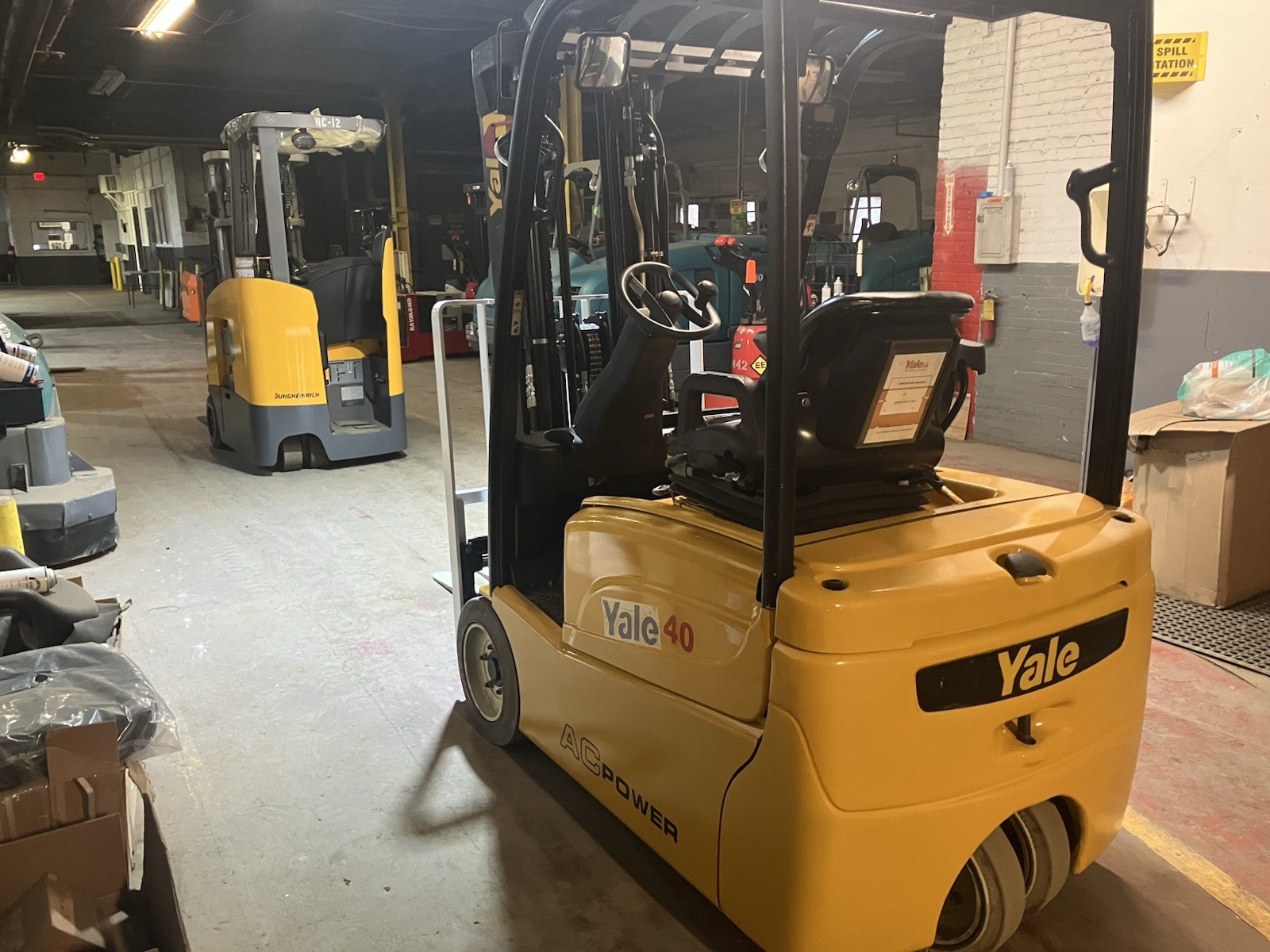 2018 Yale 4000 LB Electric Forklift with SS and Triple Mast Fork Positioner
