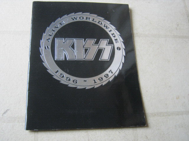 KISS ALIVE WORLDWIDE 1996/1997 GORGEOUS NM+ EMBOSSED COVER CONCERT TOUR BOOK