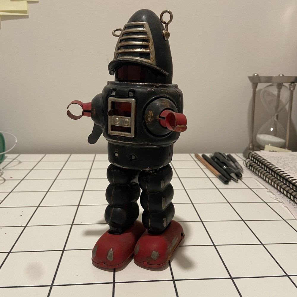 50s Robot Still Works!