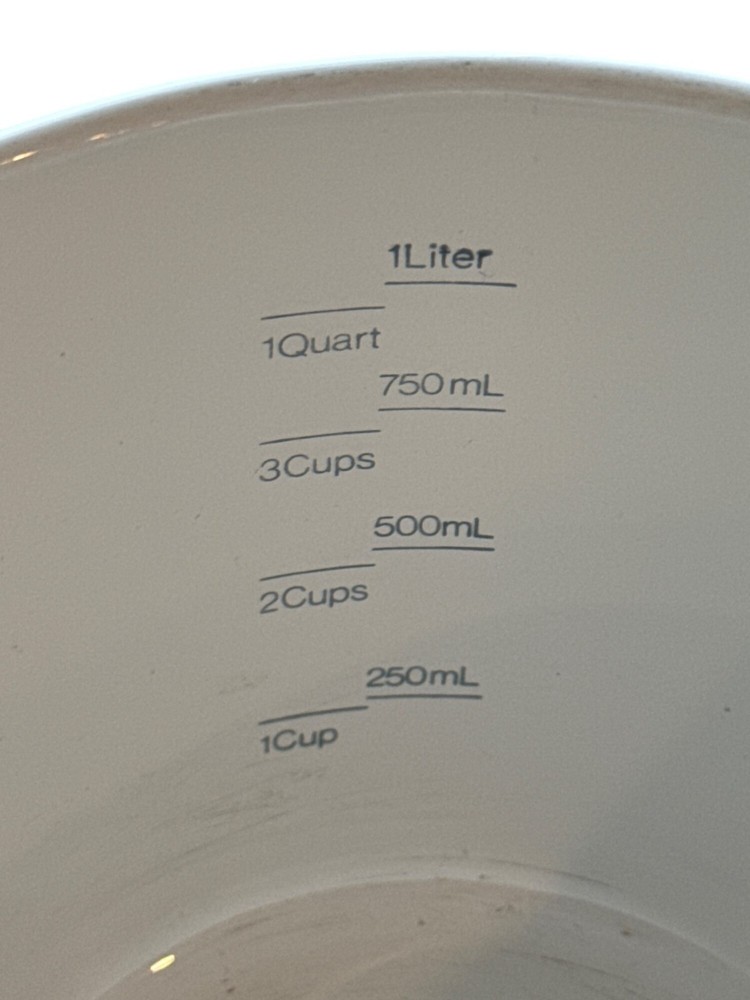 Vintage Pyrex Corning Ware 1 Quart White Ceramic Measuring Pan With Handle & Pou