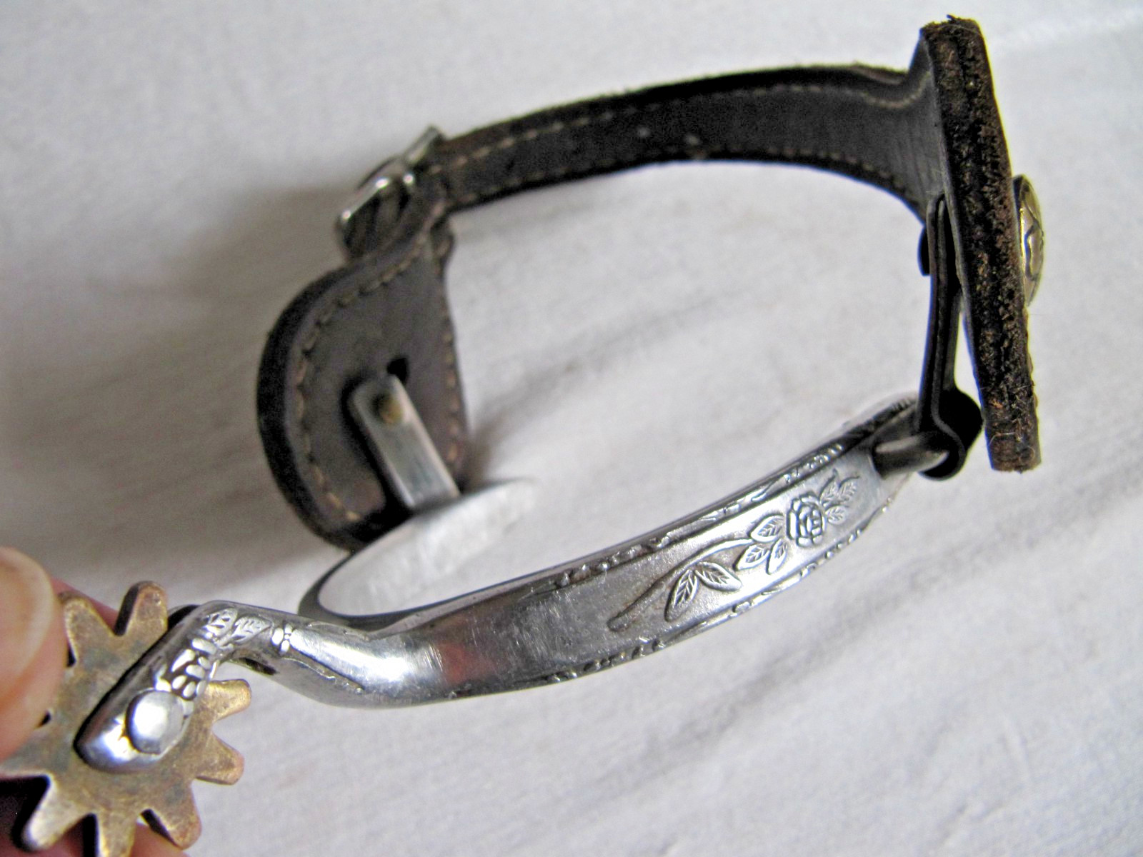Ladies Rose Floral Engraved Stainless Western Rowel Spurs w/ Leather Straps