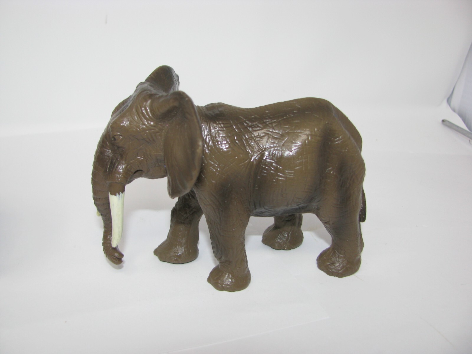 Schleich Female ASIAN ELEPHANT 1 Baby African Elephant plus Off Brand African