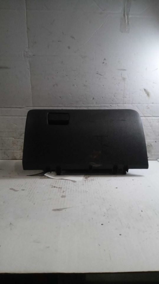 TRAVERSE 2018 Glove Box 541964