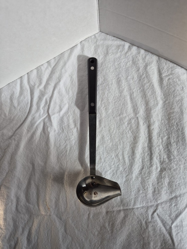 VINTAGE KITCHEN ROSTFRE LADLE BLACK HANDLE