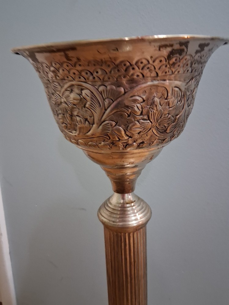 29" Silver Plated Pedestal Stand