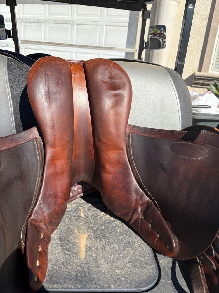 TAD COFFIN SMART-RIDE PERFORMANCE SADDLE WITH FORWARD FLAPS SIZE 16