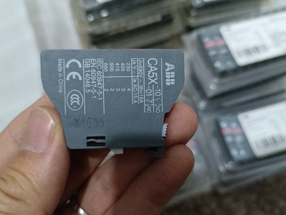 10PCS NEW CA5X-01 Auxiliary contact