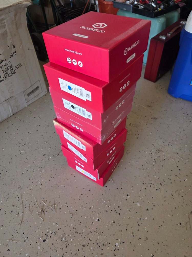 Raise3D Pro3 - 3D Printer w/ Accessories Low hours great condition