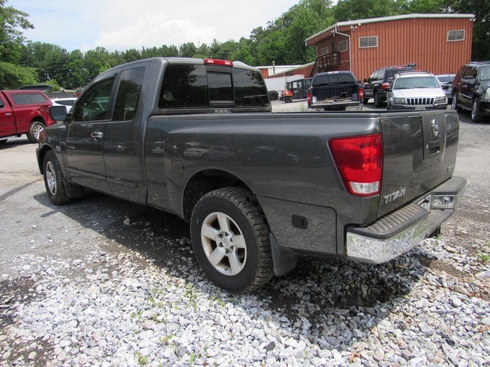 TITAN 2004 Glove Box 1055662